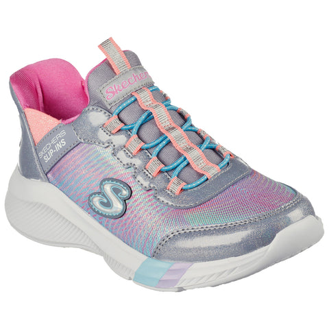 A stylish sneaker showcases a multicolored upper with a shimmering effect and vibrant laces displaying the brand Skechers. It is designed for comfort and ease of wear in an urban setting.