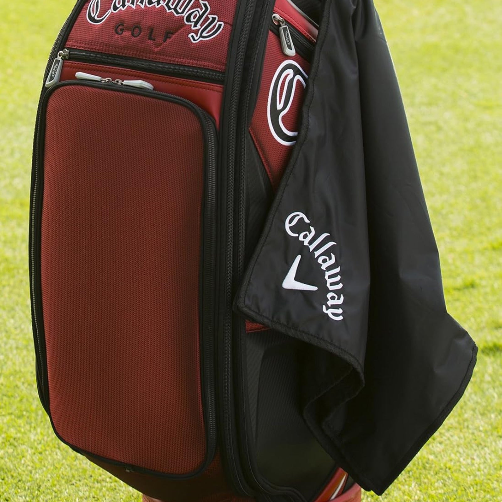 Callaway 2-in-1 Rain Hood & Towel